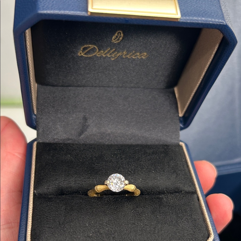 18k gold plated S925 1.2 CT Moissanite sz 6 ring